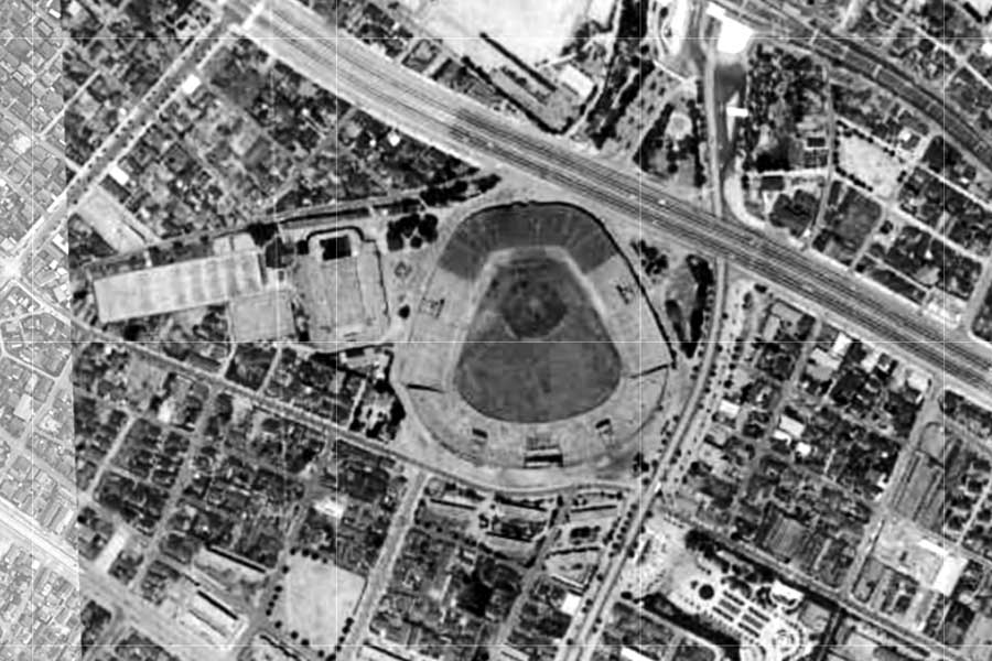 1963年頃の阪神甲子園球場周辺の航空写真（画像：国土地理院）