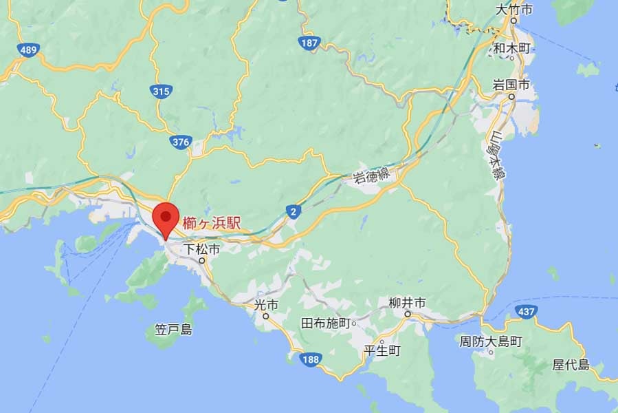 櫛ケ浜駅と岩国駅の位置関係（画像：(C)Google）