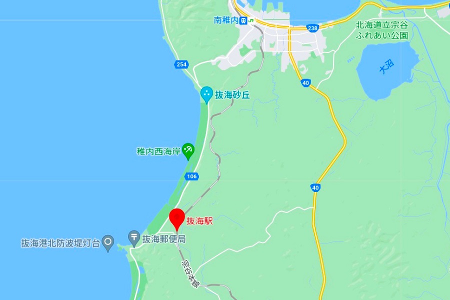 JR北海道・宗谷本線の抜海駅の位置（画像：（C）Google）