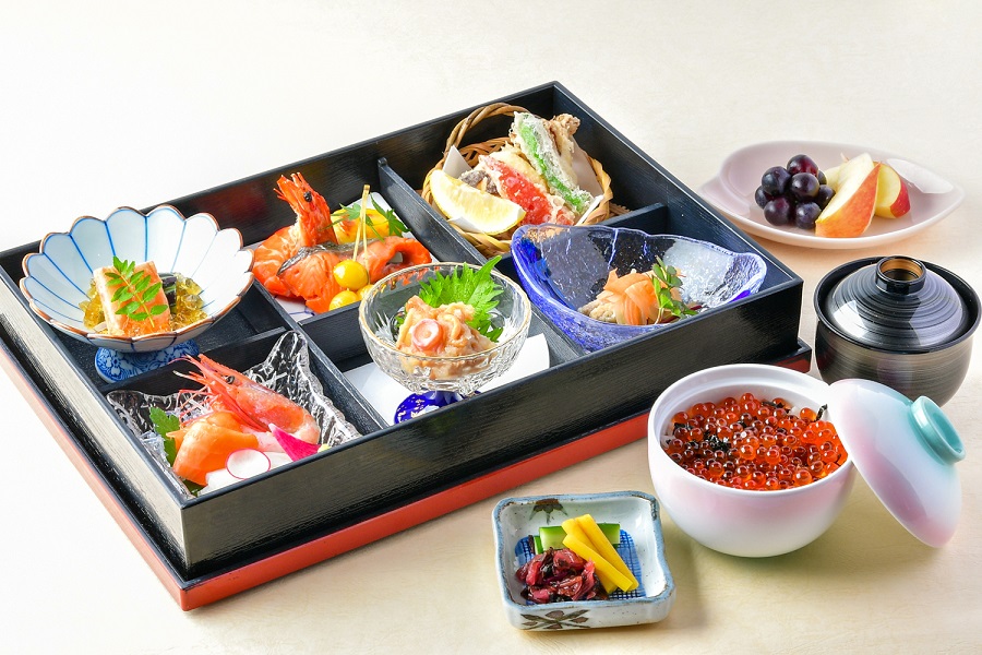 新日本海フェリーの食事例（画像：SHKライングループ）