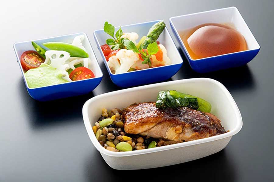 ANAの特別機内食。低塩の食事（画像：ANA）