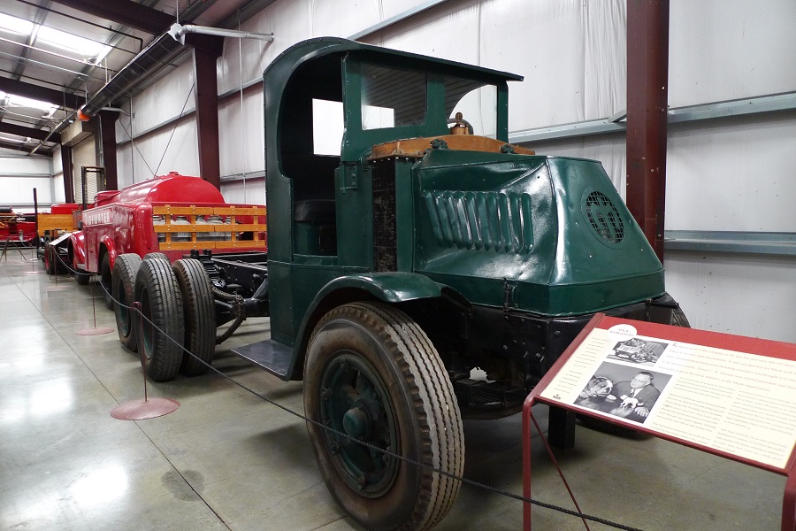 「Build like Mack Truck」すなわち頑丈という意味の形容表現にもなったマックAC（画像：矢吹明紀）