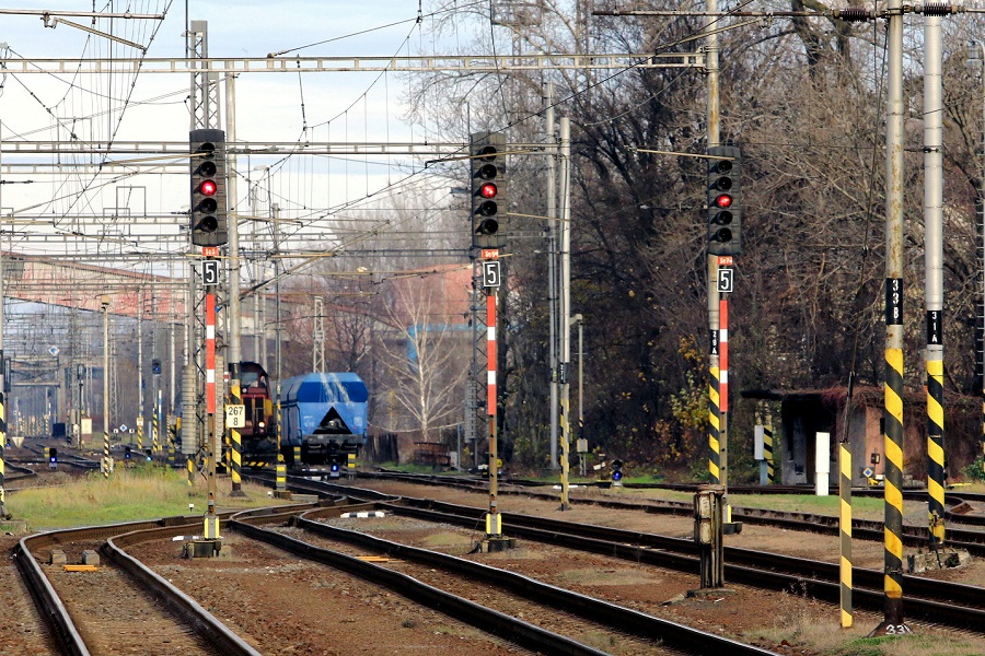 国の数だけ存在する信号システムは、各国間の自由な移動を妨げる要因にもなっていた（画像：橋爪智之）