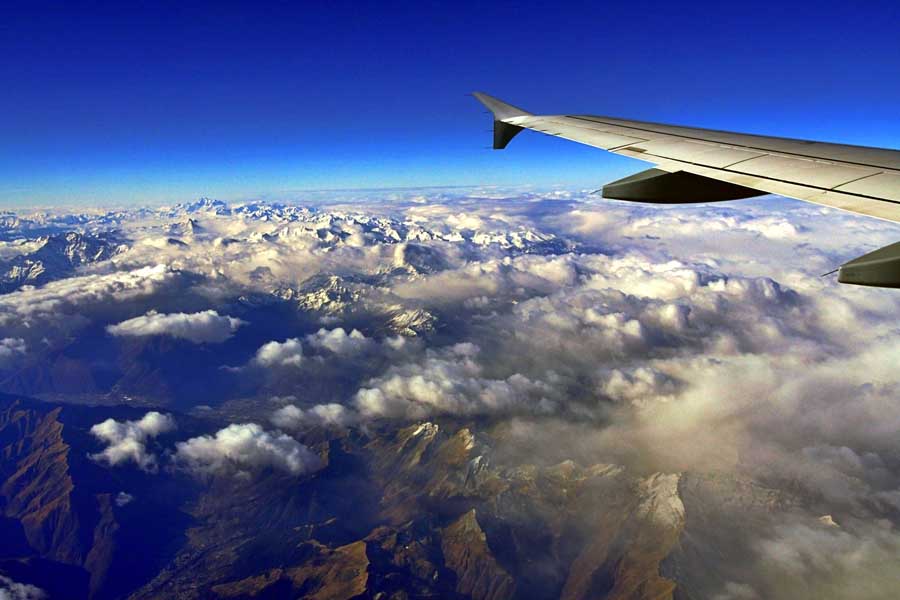 飛行機搭乗のイメージ（画像：写真AC）