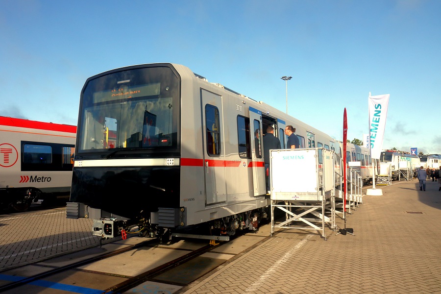 シーメンス製のウィーン市交通局新型地下鉄「X-wagen」（画像：橋爪智之）