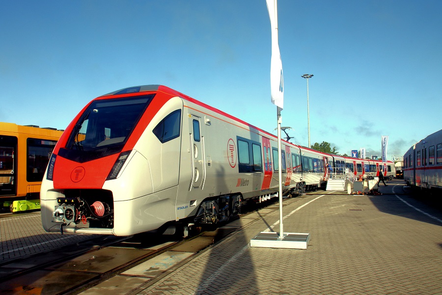 英国ウェールズ地方に導入される電気／バッテリー／ディーゼル3モード車両（画像：橋爪智之）