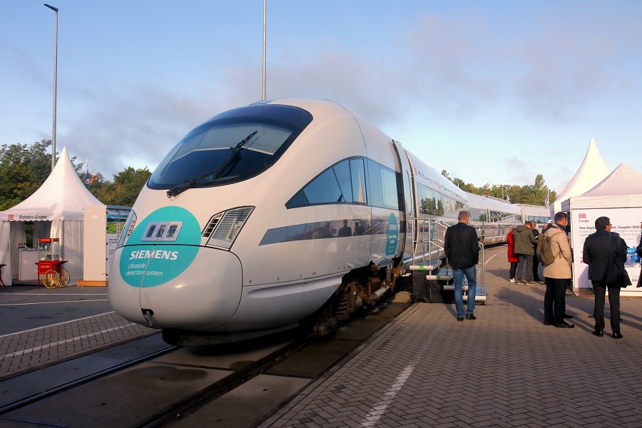 運用離脱したICE-TDを用いた次世代技術の実験車両「Advanced TrainLab」（画像：橋爪智之）