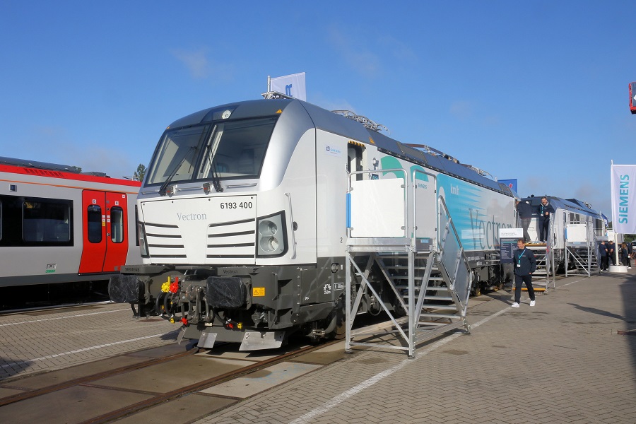 最高速度を230Km/hに引き上げたシーメンスの汎用型機関車ヴェクトロン（画像：橋爪智之）