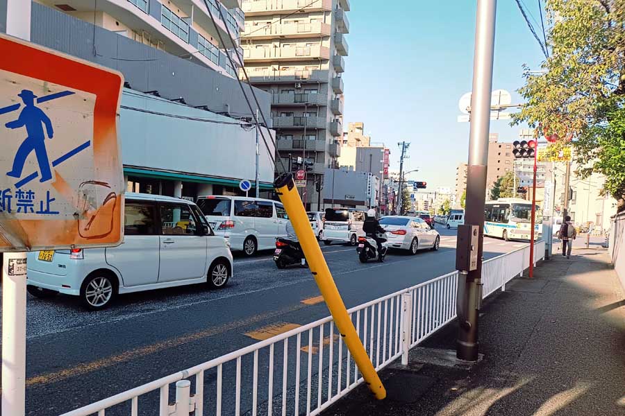 事故現場となった横浜市西区浅間町5丁目の様子（画像：日野百草）