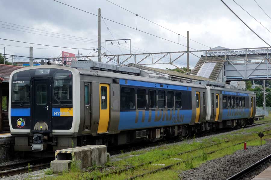 JR東日本のハイブリッド気動車のキハE200形（画像：岸田法眼）