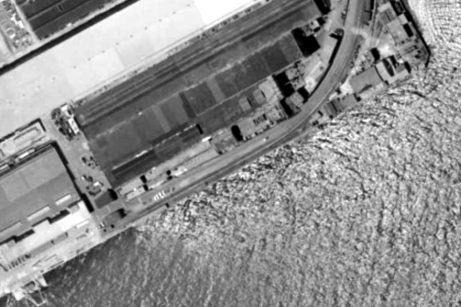 1963年頃の海芝浦駅（画像：国土地理院）