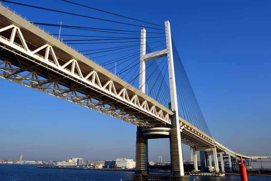 横浜ベイブリッジ（画像：写真AC）