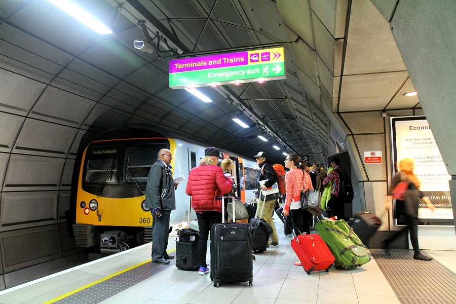 ヒースロー空港に鉄道が開通したのは1977年。その後2本目となる鉄道が1998年に開通した（画像：橋爪智之）