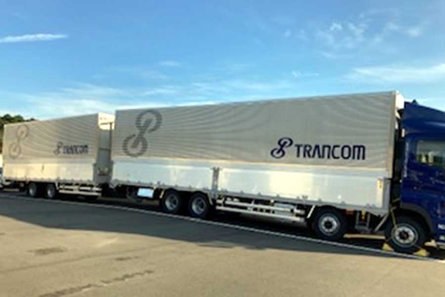 ダブル連結トラックの例（画像：久保田精一）