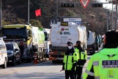 「運送料を保障せよ」 韓国のトラック運転手が怒りのストライキ突入も、日本ではワンマン社長におびえる社員たち 今こそ「物流 ＝ 国家の血流」の認識を