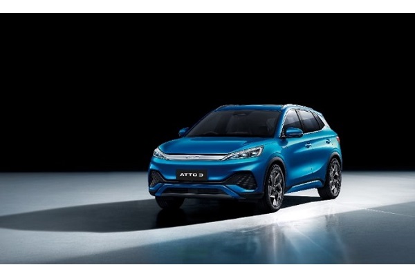 BYDオートジャパンが、日本発売モデル第1弾「ATTO 3」を2023年1月31日から発売すると発表。希望小売価格は440万円（画像：ビーワイディージャパン）