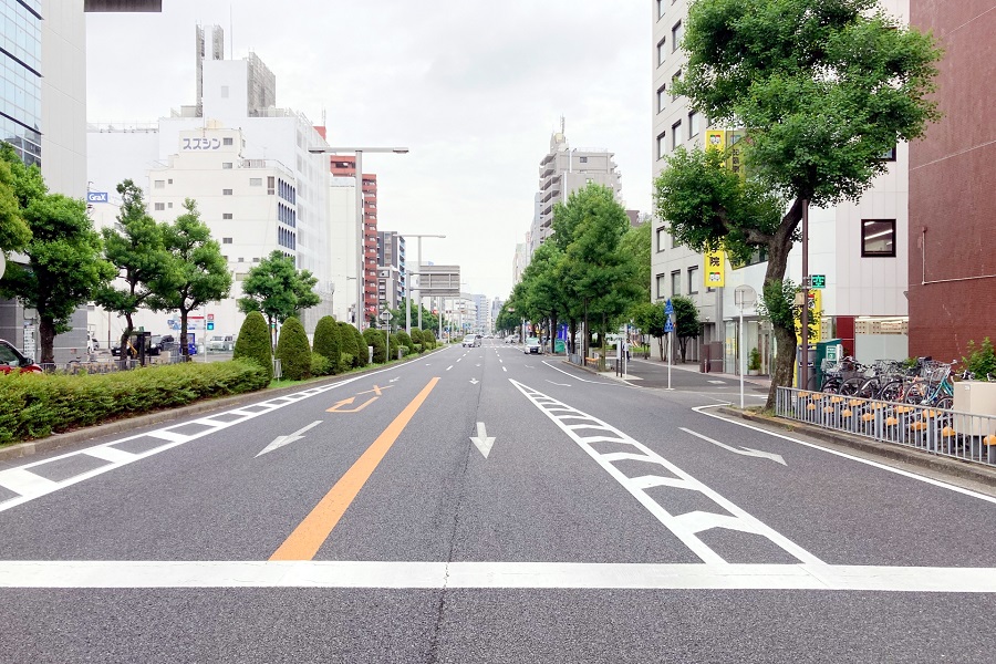 片側3車線道路のイメージ（画像：写真AC）