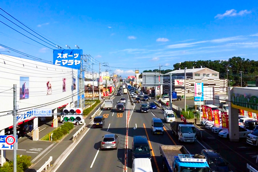片側3車線道路のイメージ（画像：写真AC）