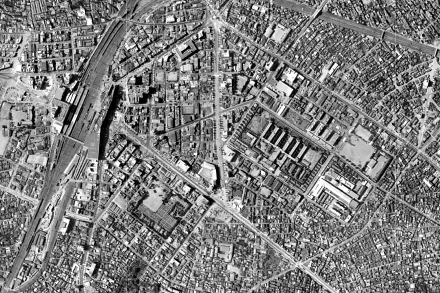 1963年頃の池袋駅東口方面の航空写真（画像：国土地理院）