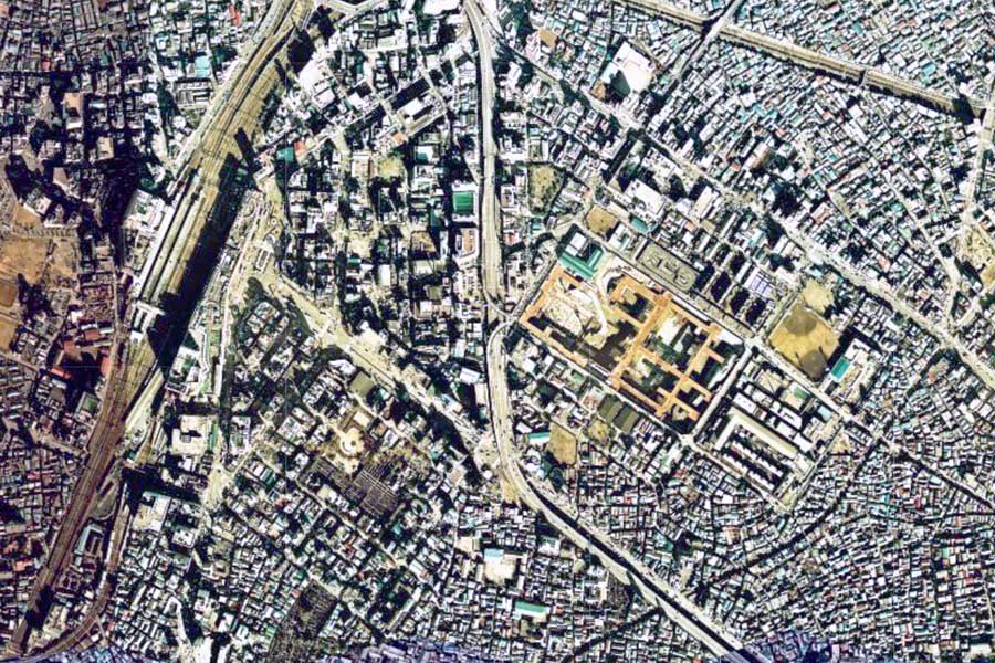 1975年頃の池袋駅東口方面の航空写真（画像：国土地理院）