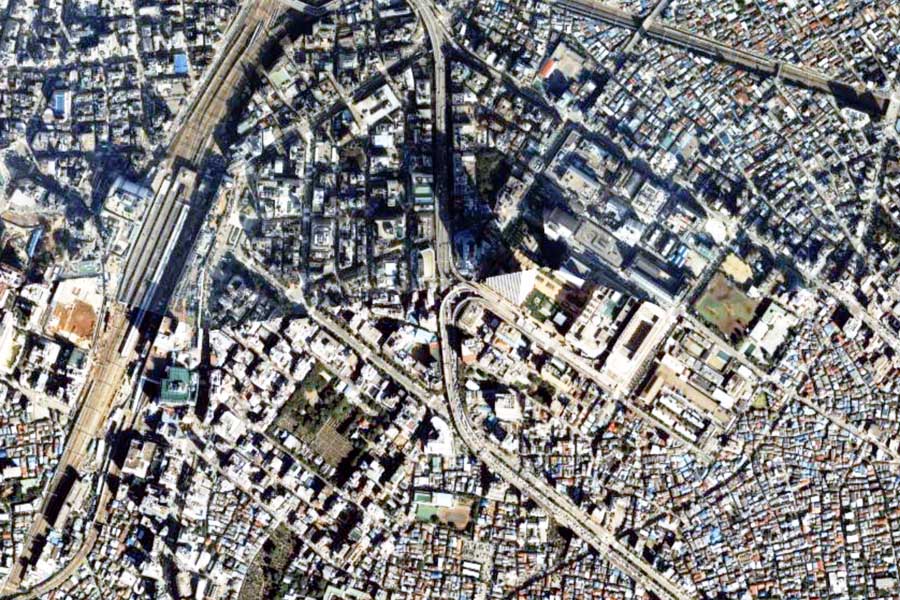 1990年頃の池袋駅東口方面の航空写真（画像：国土地理院）