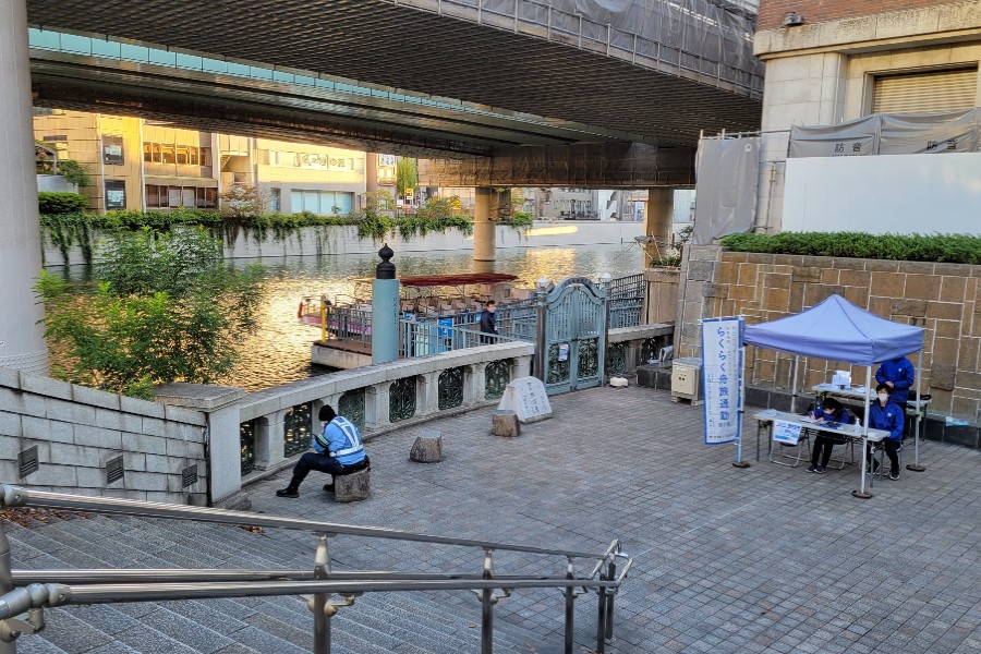 日本橋船着場は、日本橋駅から徒歩2分、日本橋のたもとにある。アクセスは抜群だ（画像：坂田良平）