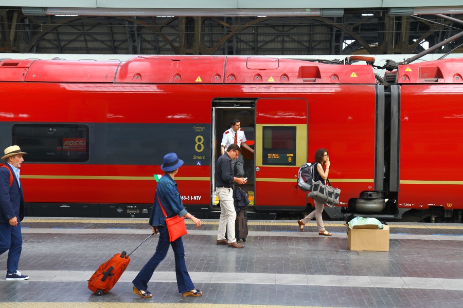 ホームとの間に段差が生じるAGV（画像：橋爪智之）