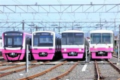 新京成電鉄が「新年ヘッドマーク電車」に高校生を起用するワケ