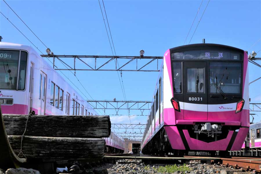80000形は8000形と8800形を置き換える展開になった（画像：岸田法眼）