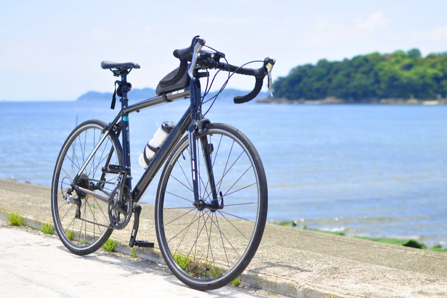 サイクリングのイメージ（画像：写真AC）