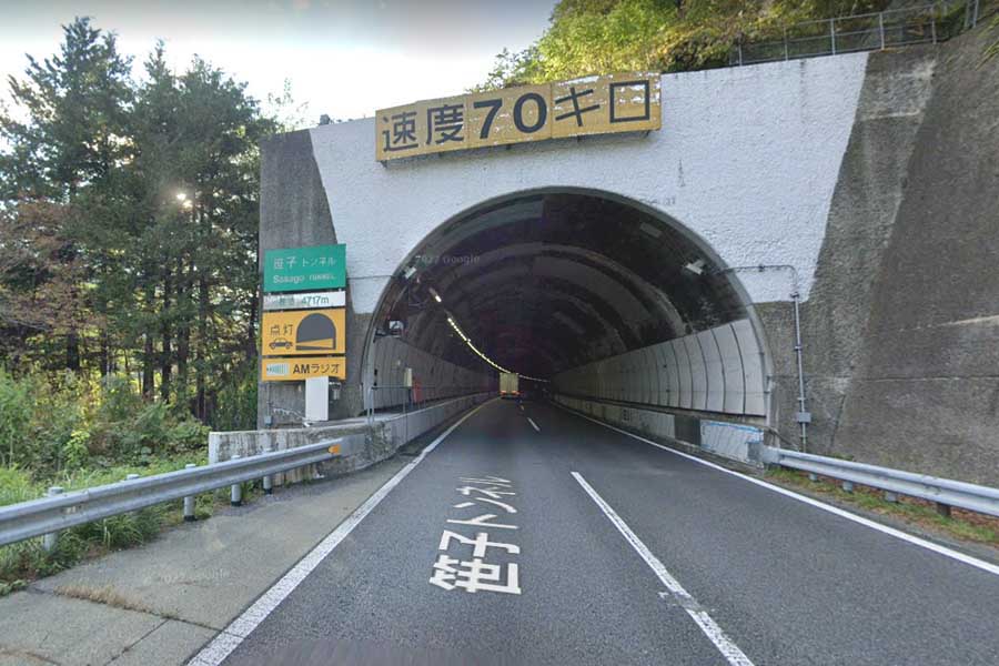 山梨県大月市の笹子トンネル（画像：(C)Google）