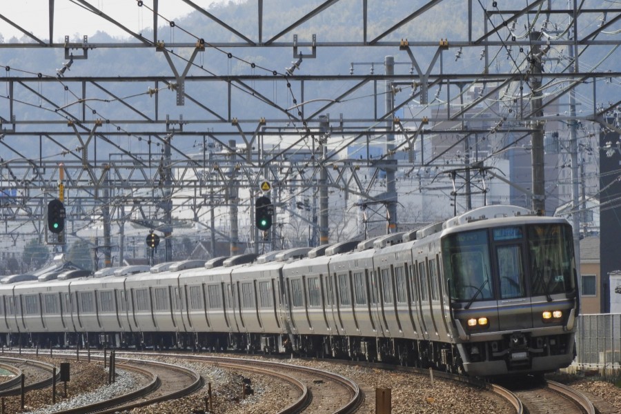 JR京都線の列車（画像：写真AC）