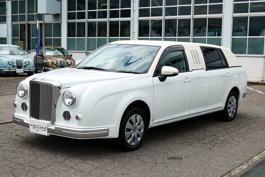 光岡自動車の霊柩車（画像：光岡自動車）