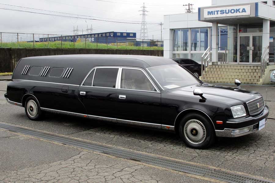 光岡自動車の霊柩車（画像：光岡自動車）