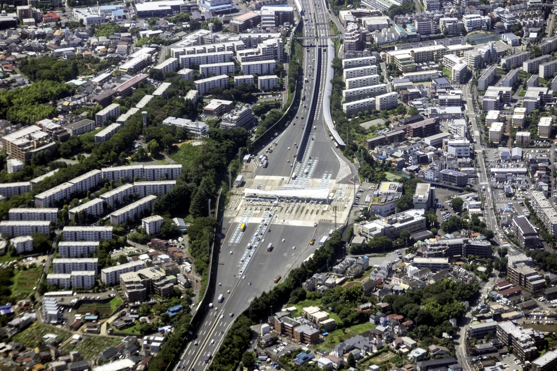 高速道路の料金所（画像：写真AC）