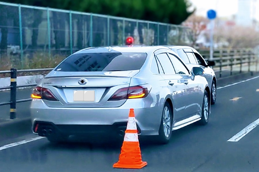 覆面パトカーによる取り締まりのイメージ（画像：写真AC）
