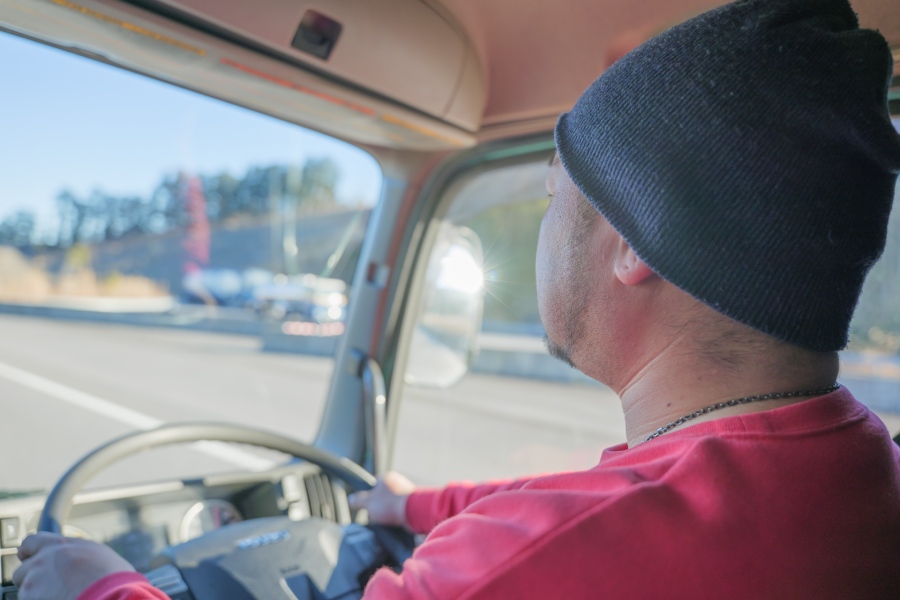 トラックドライバーのイメージ（画像：写真AC）