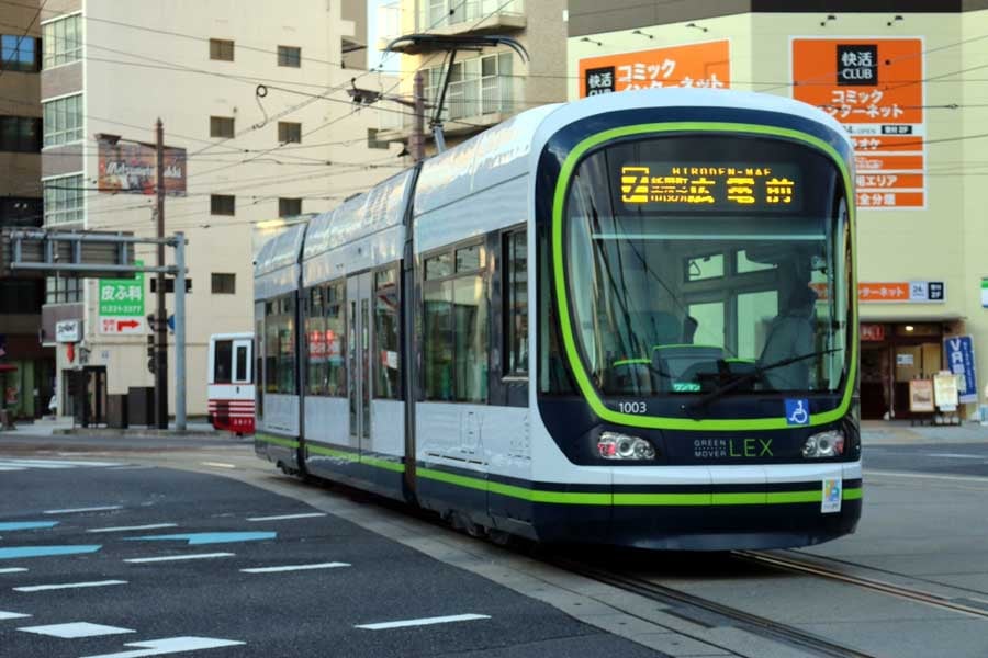 広島電鉄（画像：写真AC）