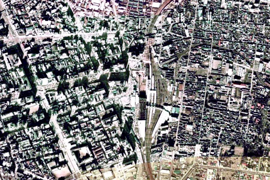 1975年頃の仙台駅周辺の航空写真（画像：国土地理院）