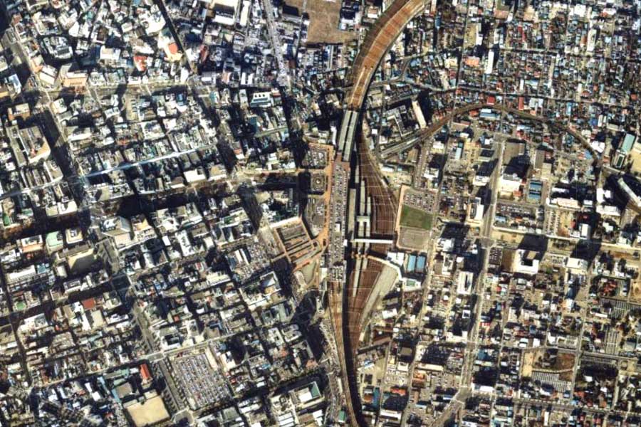 1985年頃の仙台駅周辺の航空写真（画像：国土地理院）