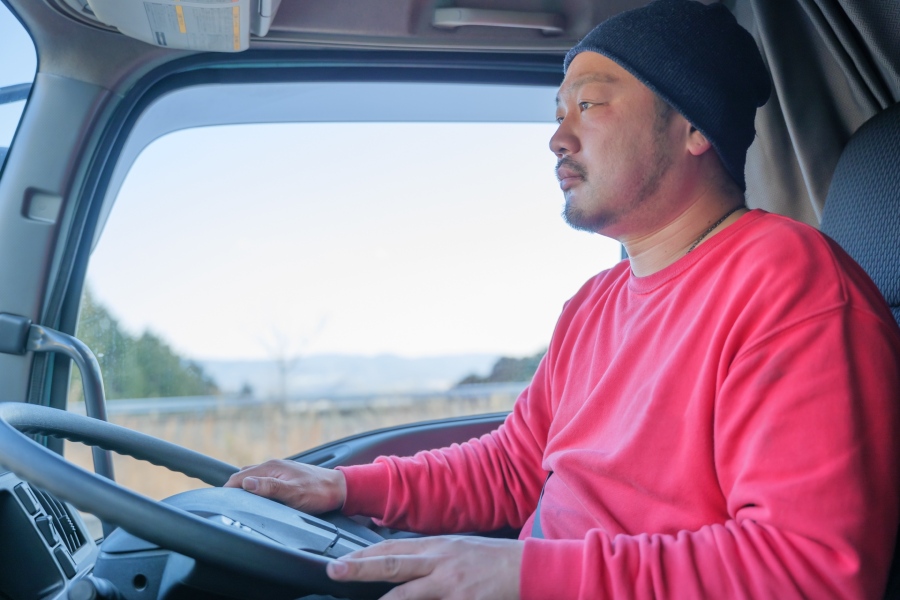 トラックドライバーのイメージ(画像:写真AC)