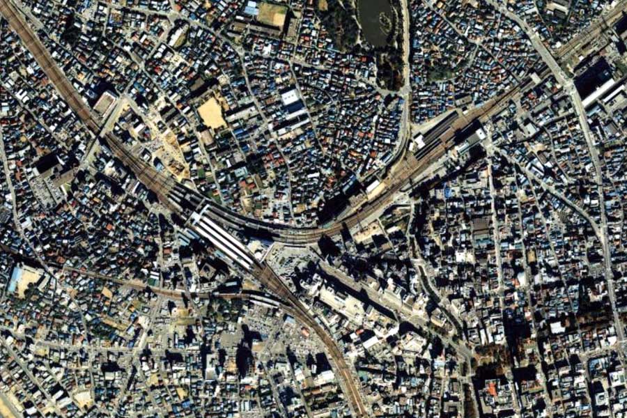 1990年頃の千葉駅周辺の航空写真（画像：国土地理院）