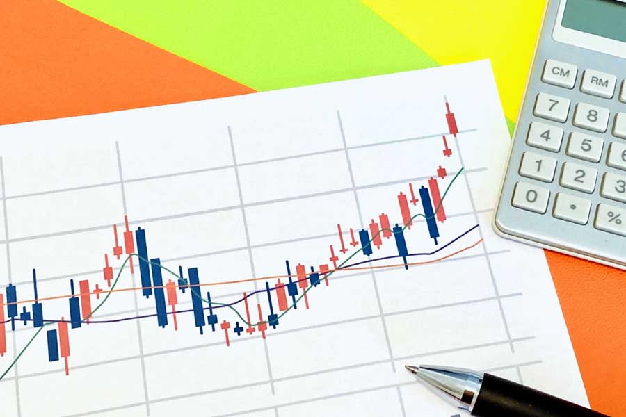 上昇する株価のイメージ（画像：写真AC）