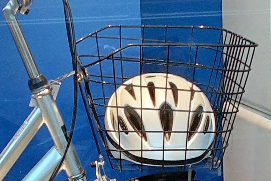 ヘルメット（画像：写真AC）