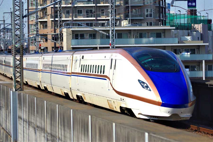 北陸新幹線（画像：写真AC）