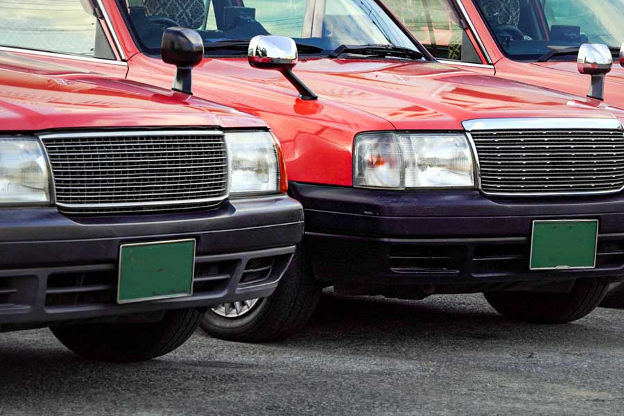 タクシー（画像：写真AC）