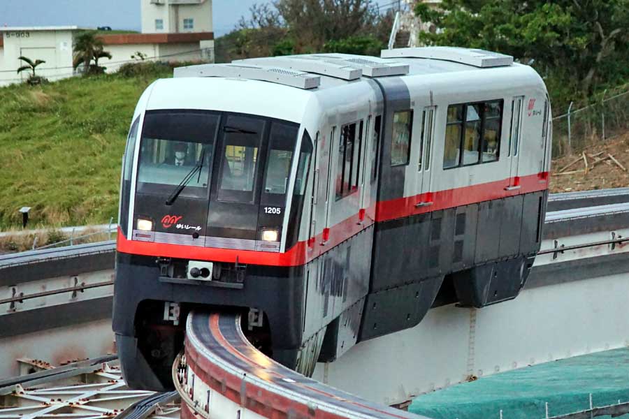 2両編成のゆいレール（画像：写真AC）