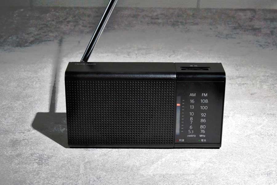 ポータブルラジオ（画像：写真AC）