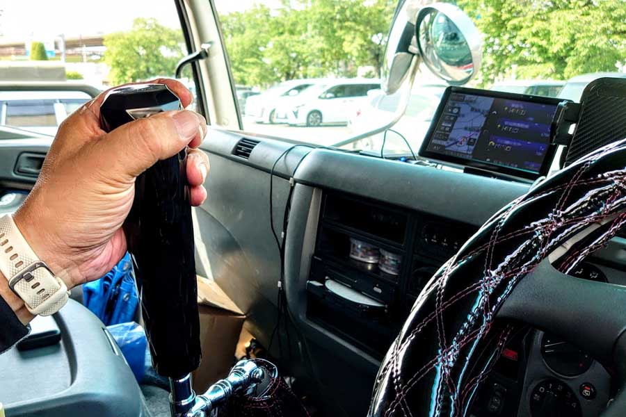 トラックドライバー（画像：写真AC）