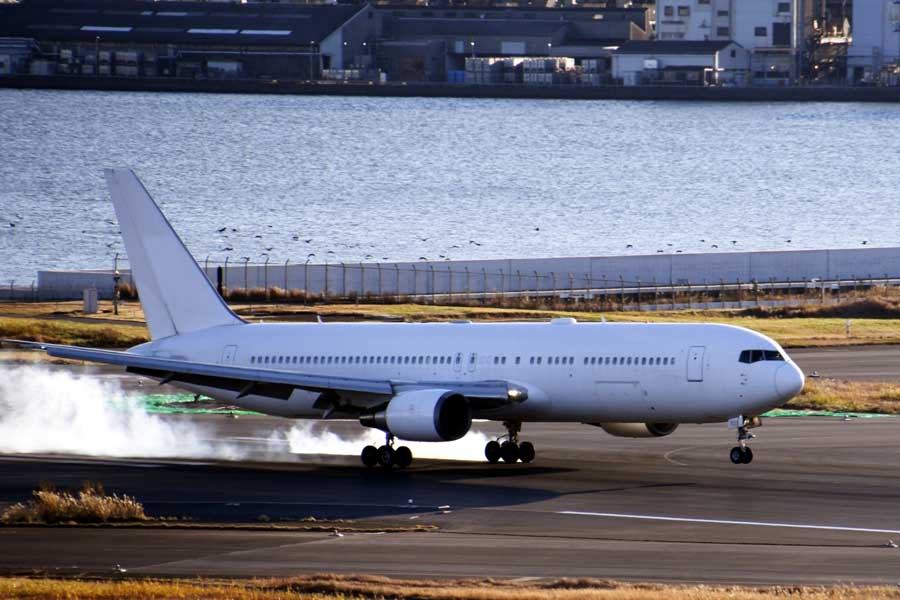 飛行機（画像：写真AC）